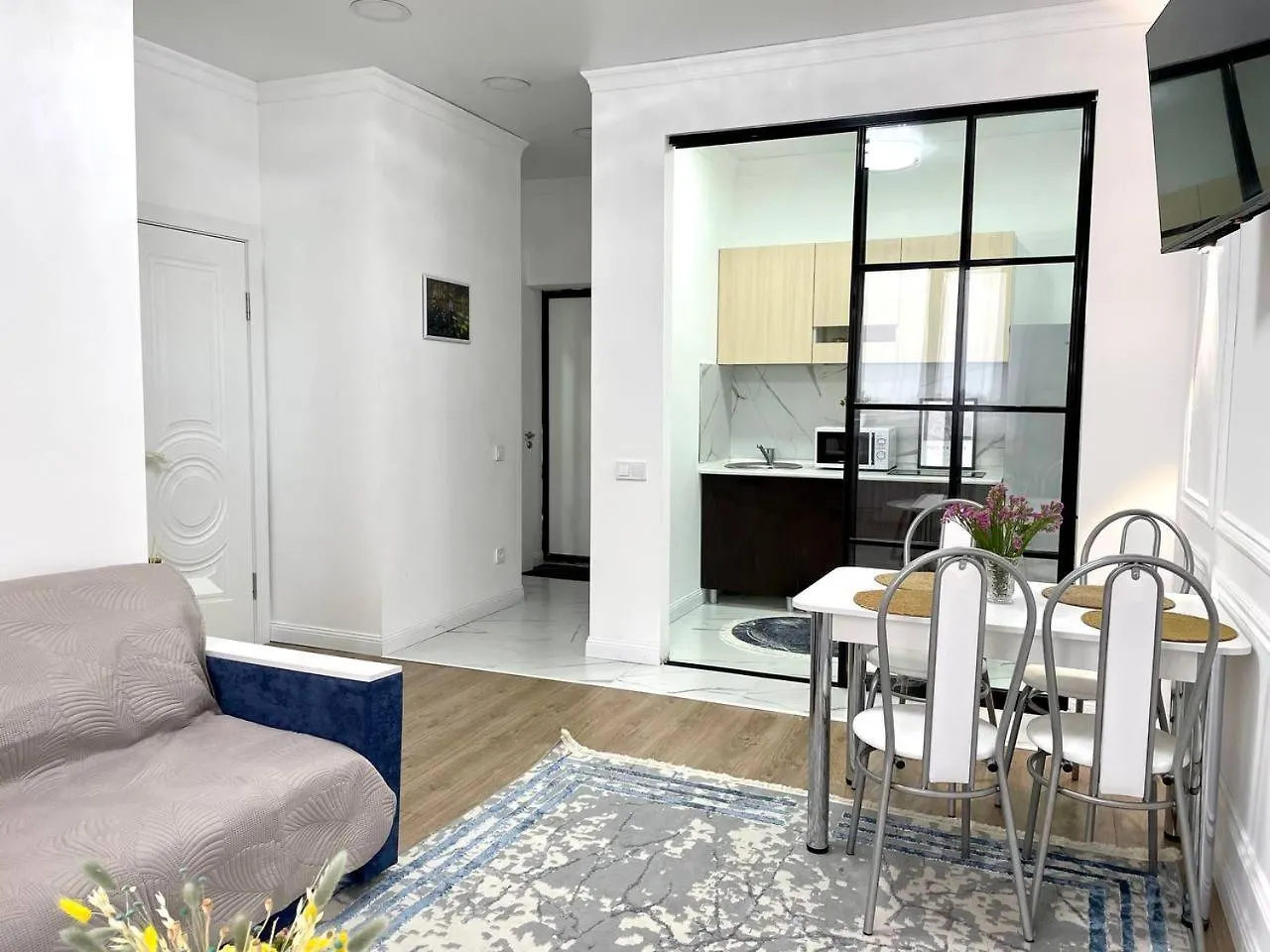 Фридом 5 Минут От Метро Рядом С Трц Apartment Almaty Kazakhstan