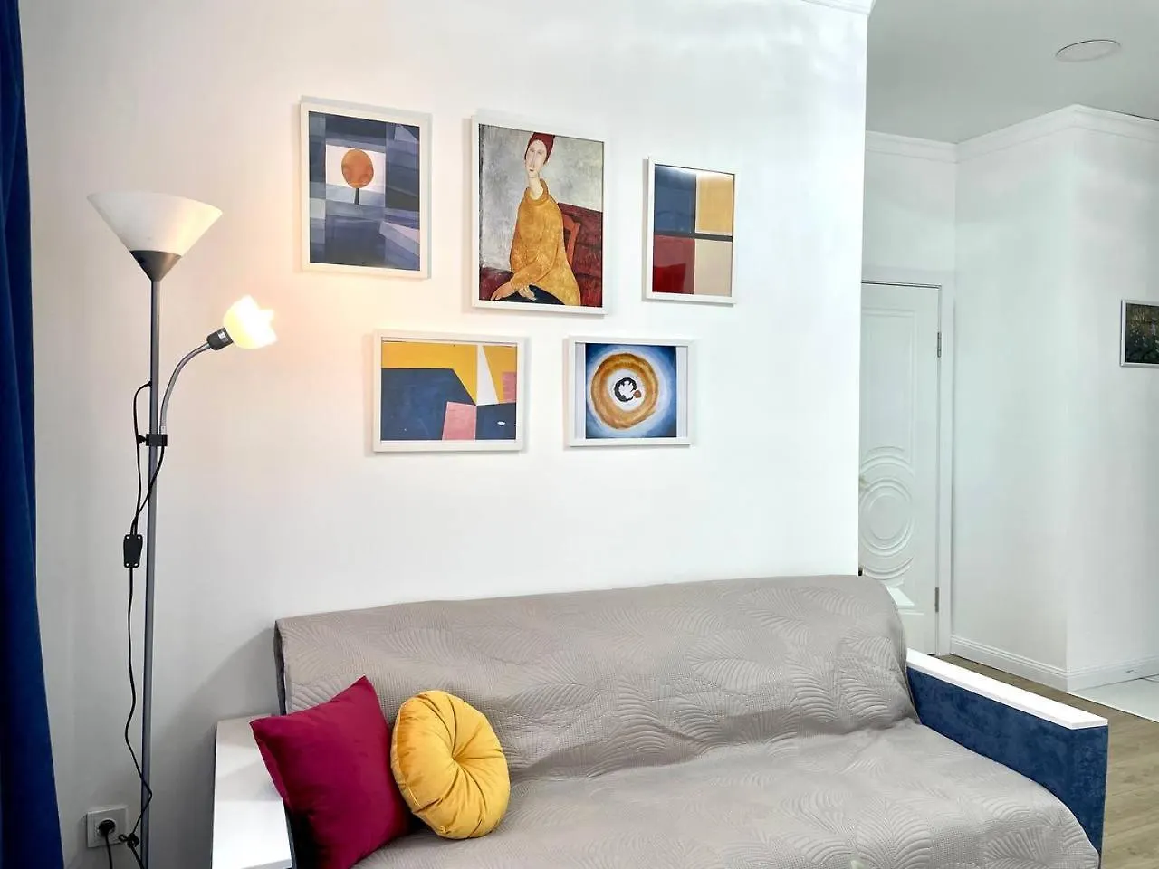 Фридом 5 Минут От Метро Рядом С Трц Apartment Almaty