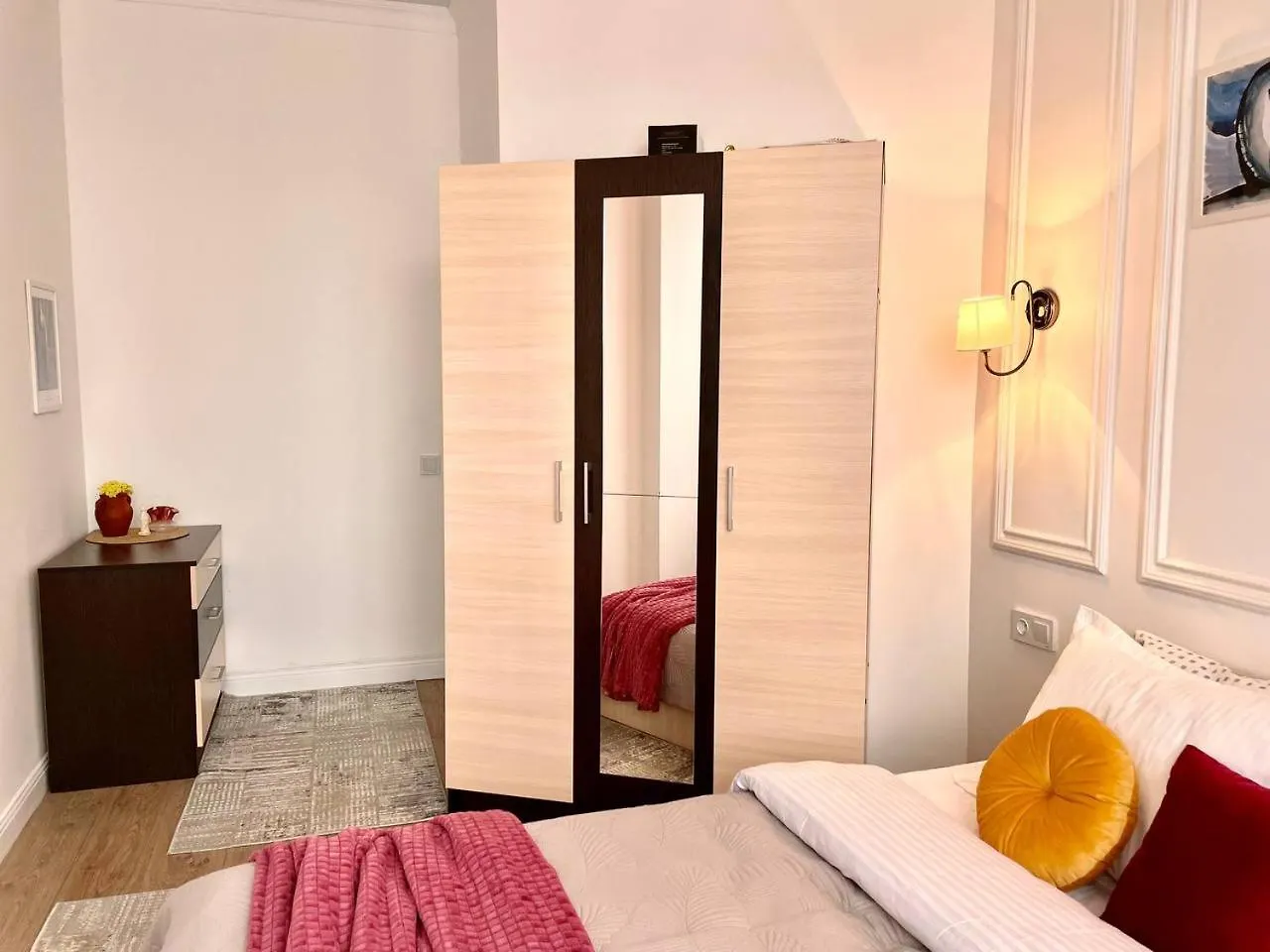 Фридом 5 Минут От Метро Рядом С Трц Apartment Almaty