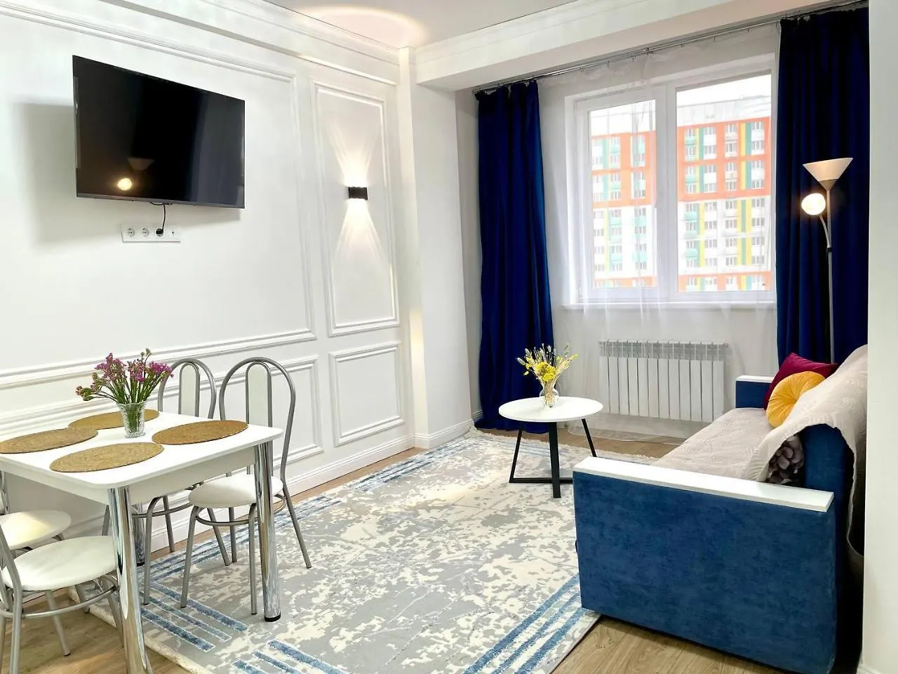 Фридом 5 Минут От Метро Рядом С Трц Apartment Almaty